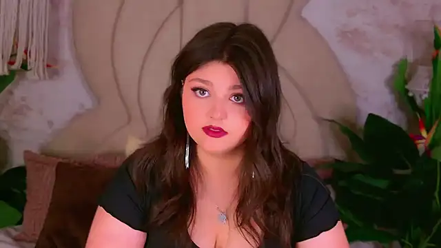 UR BELLA online show from September 2025 09:36:02 AM