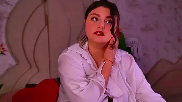 UR BELLA online show from October 2025 06:47:01 AM