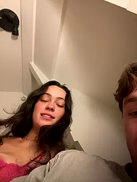 friendswhofuck online show from November 2025 04:40:01 PM