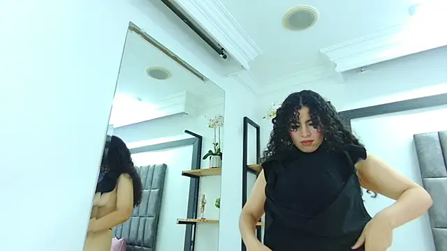 Skyler Fox  online show from January 2026 08:23:01 PM