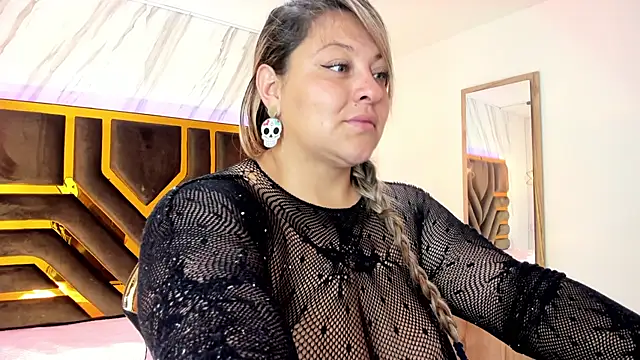 Snapshot of Saraa_honey chatting on September 2025 11:32:01 AM Saraa honey online show from September 2025 11:32:01 AM