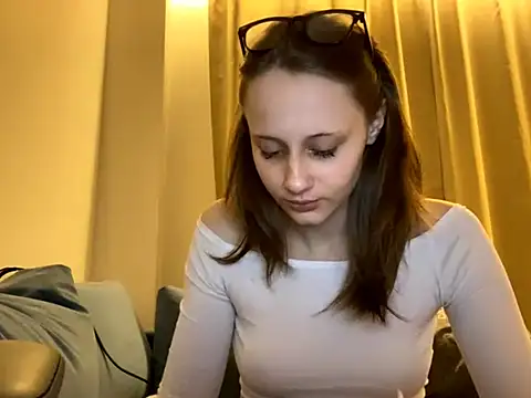 Snapshot of Mimi_Melo chatting on September 2025 08:08:02 PM Mimi Melo online show from September 2025 08:08:02 PM