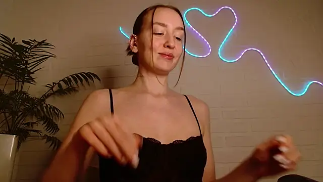 WhitePrincessLuna online show from March 2026 03:52:01 PM