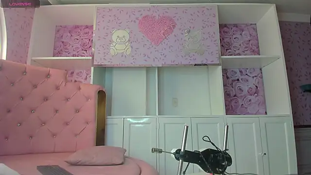 Teffy Cute  online show from October 2025 03:12:02 PM