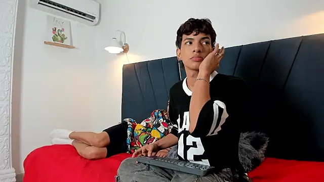 maicol cum23 online show from December 2025 04:51:01 AM