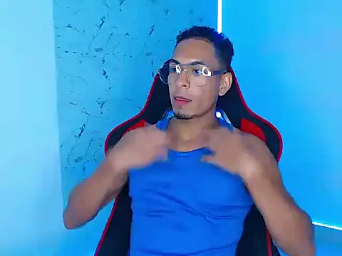 lorian vikel online show from September 2025 10:10:02 PM