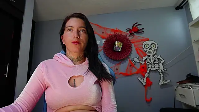 iriss cardenas online show from October 2025 11:25:01 AM