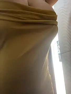 Snapshot of rhizanthella_ chatting on October 2025 07:56:02 PM rhizanthella online show from October 2025 07:56:02 PM