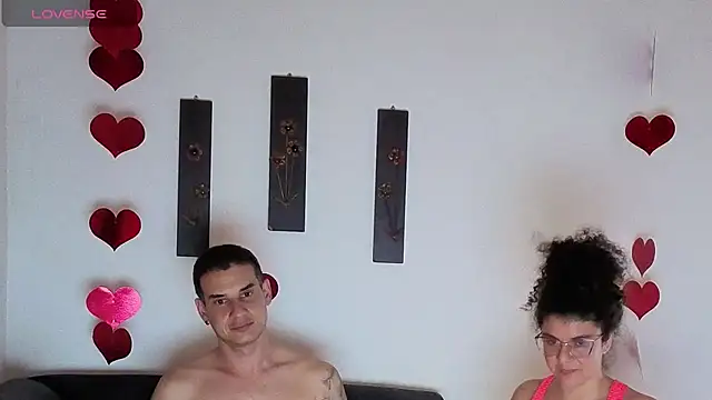 Snapshot of kloe-robert chatting on September 2025 07:52:01 PM kloe-robert online show from September 2025 07:52:01 PM