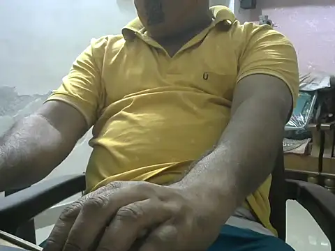 Famit025 online show from December 2025 06:58:02 PM