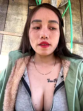 chipp-bong online show from November 2025 01:41:02 AM