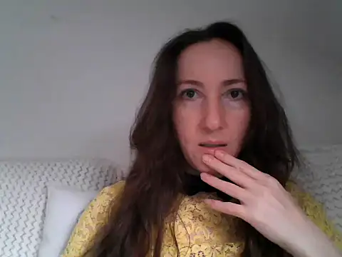 Snapshot of Valessya chatting on May 2026 02:36:02 PM Valessya online show from May 2026 02:36:02 PM