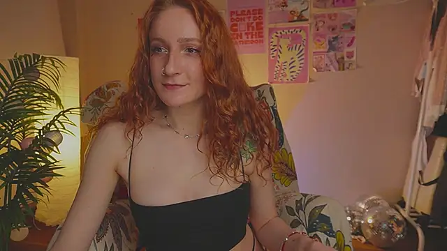 Snapshot of Charming_winky chatting on November 2025 06:19:02 PM Charming winky online show from November 2025 06:19:02 PM