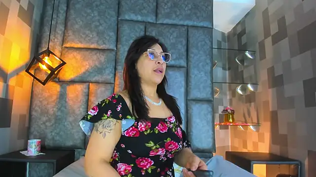 Jenni Zeller online show from October 2025 11:39:01 PM