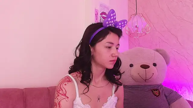 april bennett online show from November 2025 12:38:01 PM