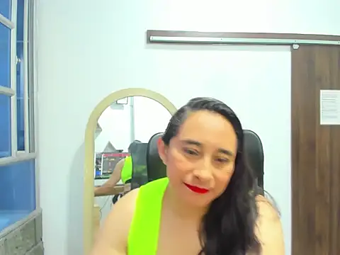 LeilaSmith  online show from October 2025 11:43:01 AM