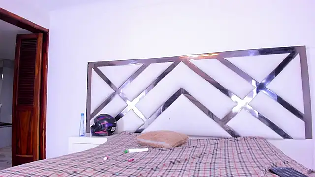 kingmaverickx online show from April 2026 06:52:01 AM