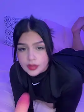 Lucianagirl online show from September 2025 06:31:01 PM