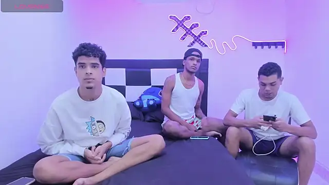 Dinasty Moon  online show from September 2025 06:07:01 PM