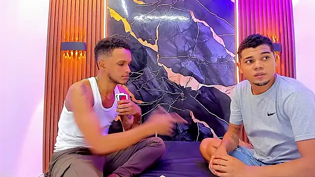 Dinasty Moon  online show from September 2025 08:19:01 PM