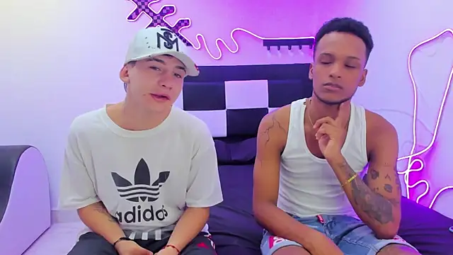 Dinasty Moon  online show from September 2025 11:45:01 AM