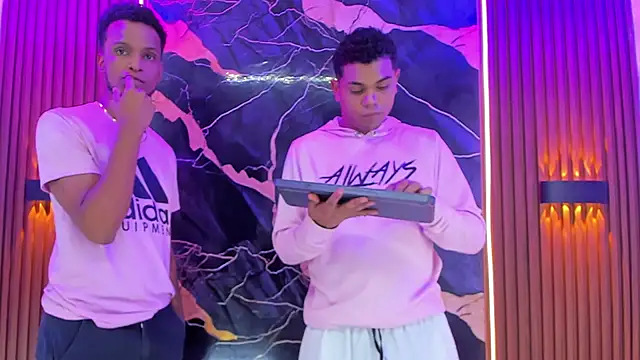 Dinasty Moon  online show from October 2025 04:01:02 AM