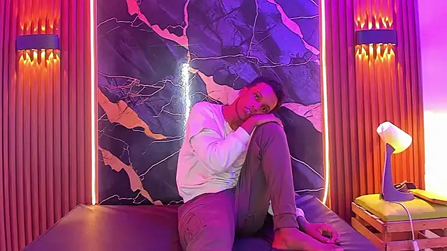 Dinasty Moon  online show from October 2025 12:49:02 PM