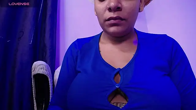 chloe tgn online show from November 2025 12:27:02 PM