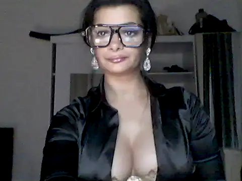 Pillango1212 online show from September 2025 04:54:01 PM