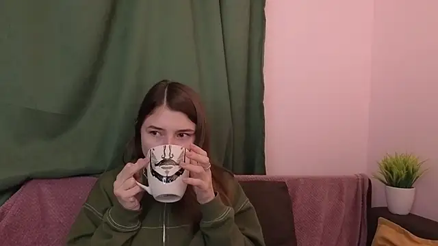 Snapshot of KeikoWideman chatting on October 2025 08:05:02 PM KeikoWideman online show from October 2025 08:05:02 PM