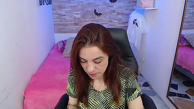 KendallWood  online show from October 2025 01:56:02 PM