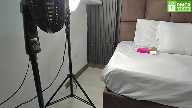 Sussy Vixen online show from September 2025 10:14:02 PM