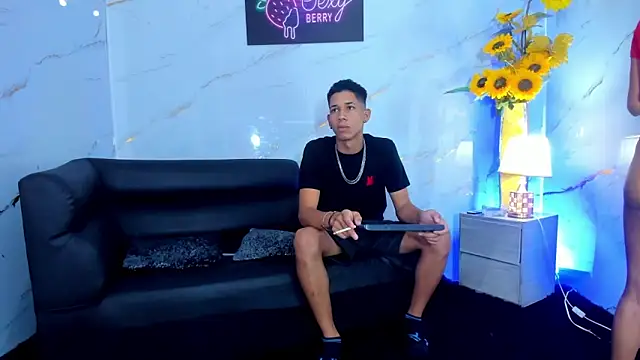 Snapshot of Little_Dhana chatting on September 2025 11:05:02 PM Little Dhana online show from September 2025 11:05:02 PM