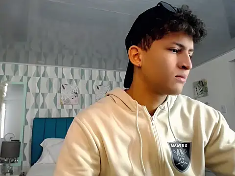 Axel savage online show from September 2025 12:07:01 PM