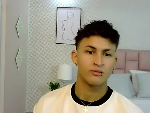 Axel savage online show from October 2025 07:22:02 PM