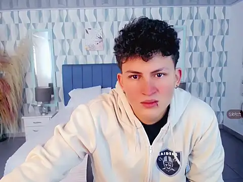 Axel savage online show from October 2025 12:06:01 PM