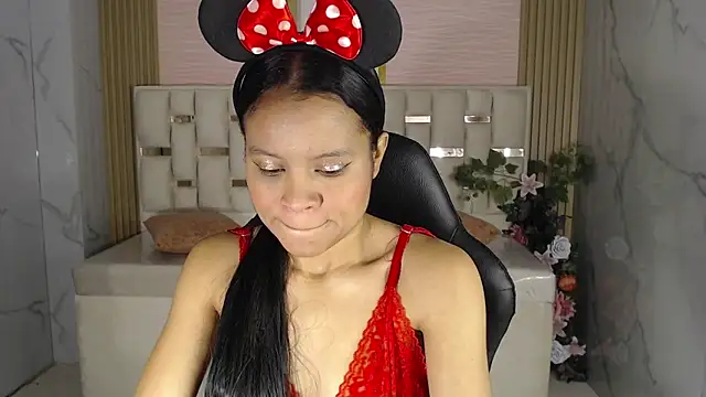 Snapshot of catalina5_s chatting on October 2025 01:45:01 PM catalina5 s online show from October 2025 01:45:01 PM