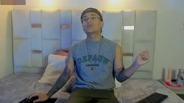 OliverMontiel online show from September 2025 07:27:01 PM