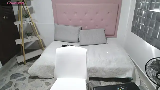 Dulce  Lovee online show from November 2025 02:37:02 PM