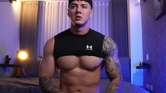 Snapshot of Thomas_Falcon chatting on October 2025 10:51:02 PM Thomas Falcon online show from October 2025 10:51:02 PM