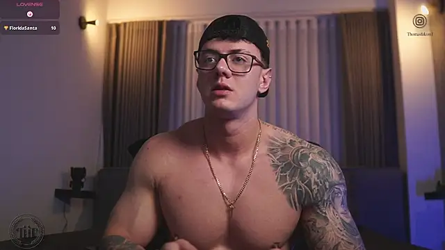 Snapshot of Thomas_Falcon chatting on November 2025 02:13:01 AM Thomas Falcon online show from November 2025 02:13:01 AM