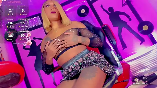 Snapshot of Alondra_Campbell chatting on September 2025 03:18:02 AM Alondra Campbell online show from September 2025 03:18:02 AM