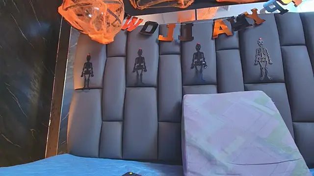 kissme luna online show from October 2025 07:14:02 PM