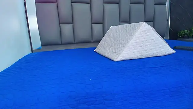 kissme luna online show from February 2026 07:04:02 PM