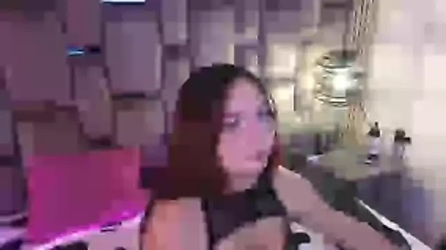 Mia2xsmith online show from December 2025 05:35:01 AM