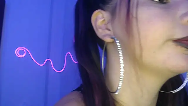 Mia2xsmith online show from June 2026 08:13:01 AM