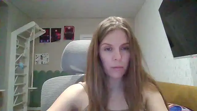 Snapshot of Zolira chatting on June 2026 06:43:02 PM Zolira online show from June 2026 06:43:02 PM