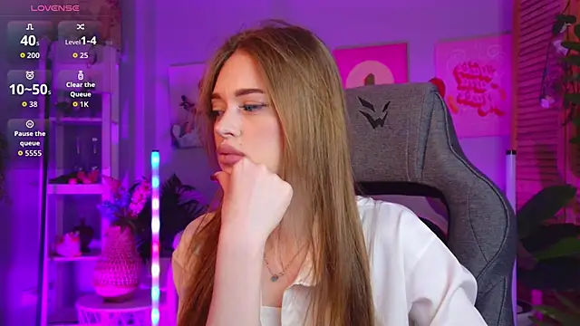 FlexyFox online show from March 2026 02:34:01 PM