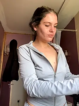 Camwithchlox online show from September 2025 01:47:02 PM