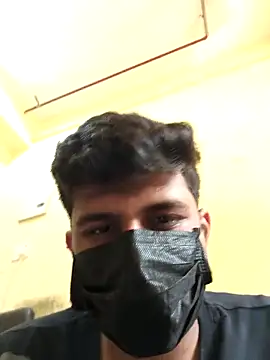 Snapshot of MrKingHero chatting on October 2025 11:35:01 AM MrKingHero online show from October 2025 11:35:01 AM